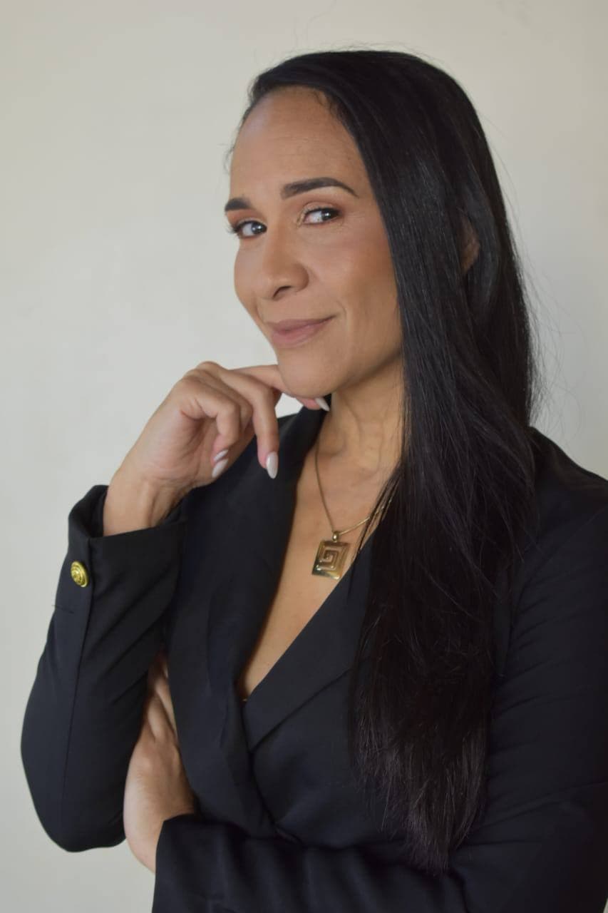 Dra. Dhayana Silva, Dra. En psicología, especialista en suicidología