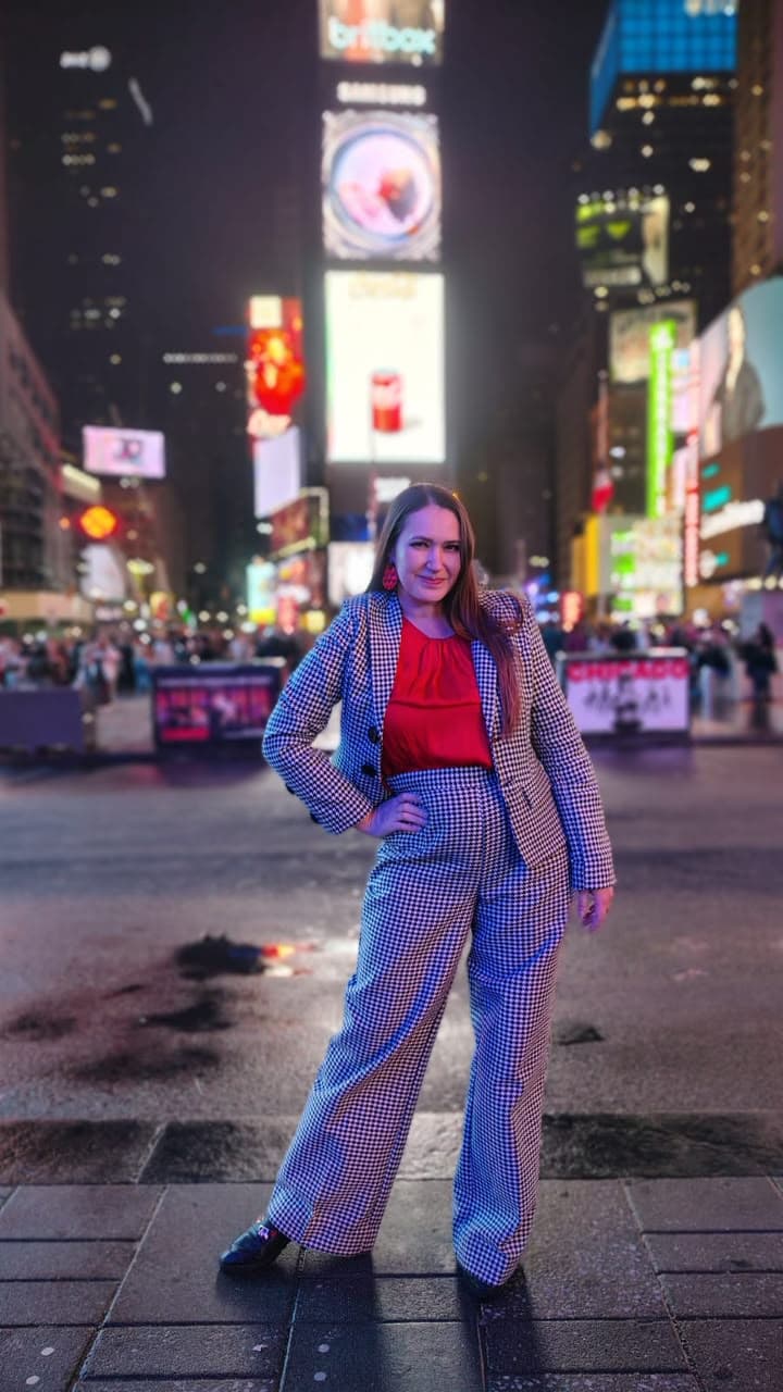Jennifer Schell, Politóloga, estratega en Negocios, liderazgo e impacto social.